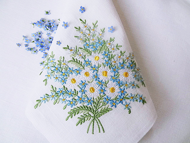 Set of 3 Machine Embroidery Designs Daisies & Forget-me-nots Set of 3 Machine Embroidery Designs Daisies & Forget-me-nots