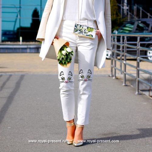 Cat Face machine embroidery design - 2 sizes Cat Face machine embroidery design - 2 sizes